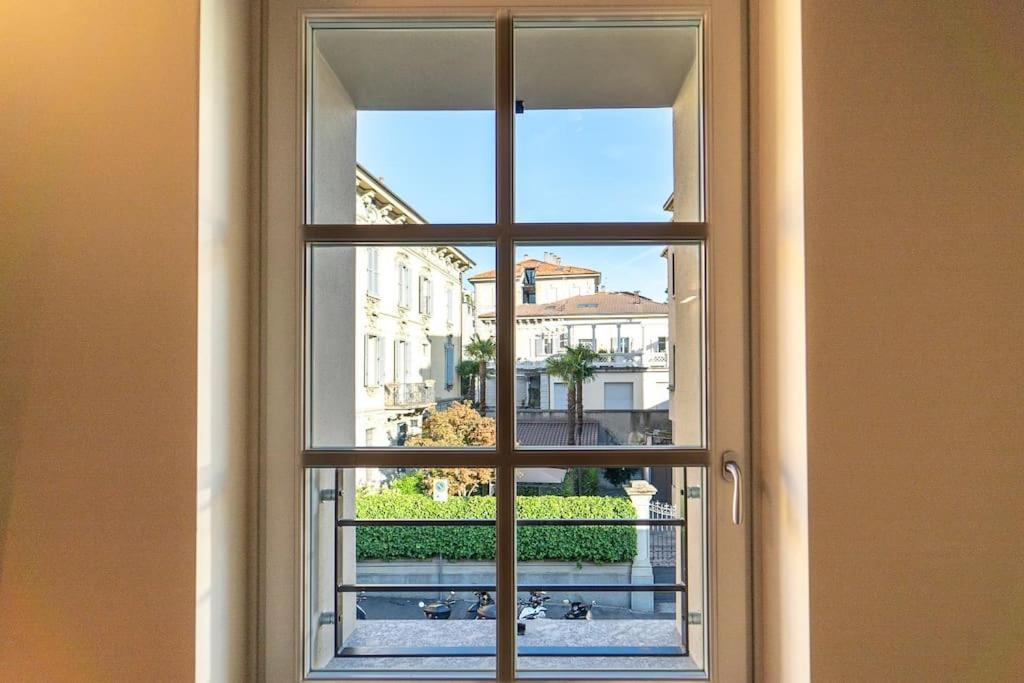 Moderno Appartamento A 200 Metri Dal Duomo Como Exterior photo